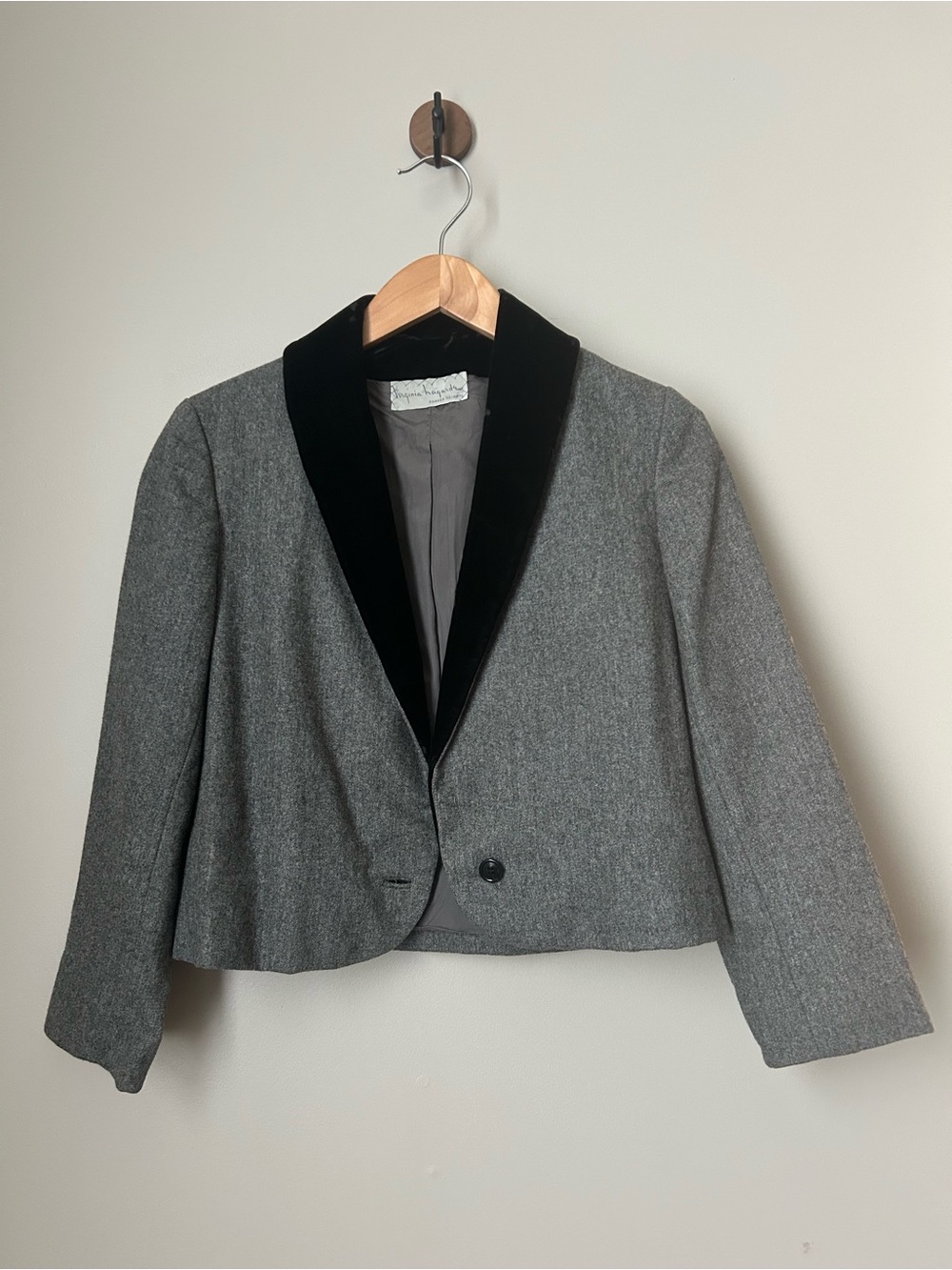 Vintage Virginia Lagarde Gray Wool Black Velvet Tuxedo Blazer Jacket